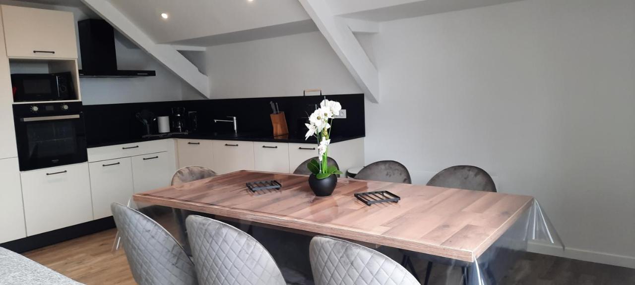 Les Appartements De La B Saint Benoit des Ondes Bagian luar foto