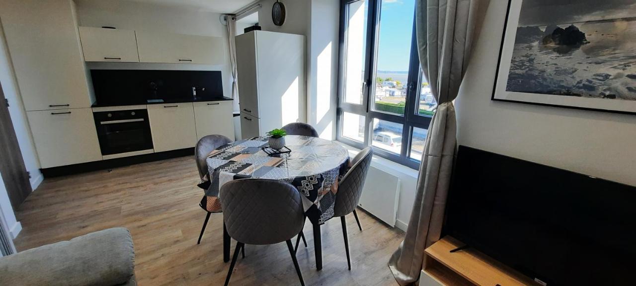 Les Appartements De La B Saint Benoit des Ondes Bagian luar foto