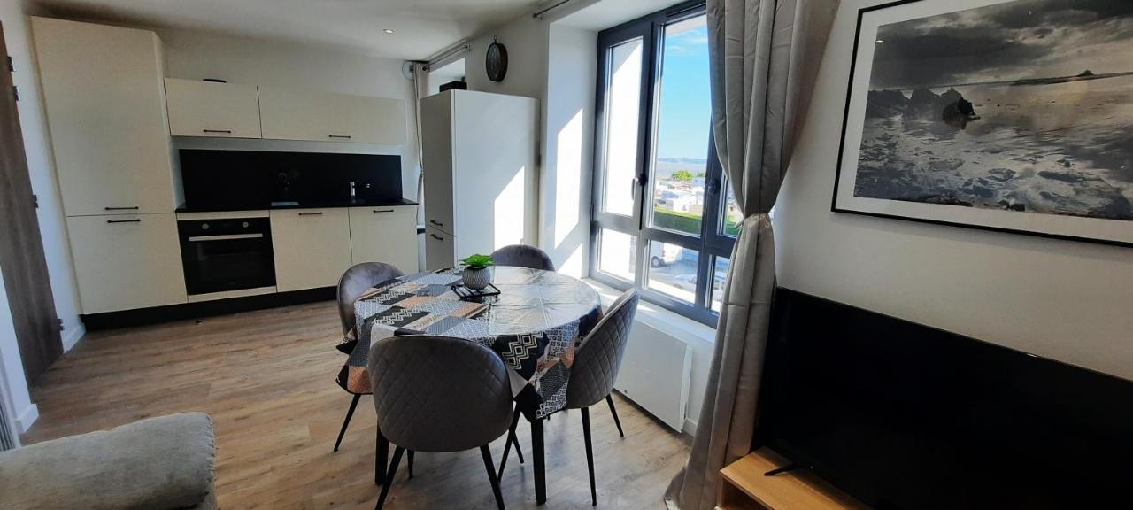 Les Appartements De La B Saint Benoit des Ondes Bagian luar foto