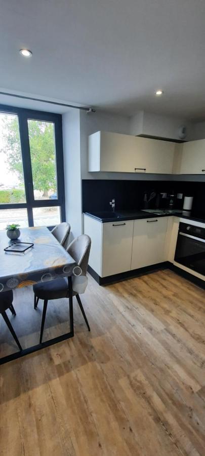 Les Appartements De La B Saint Benoit des Ondes Bagian luar foto